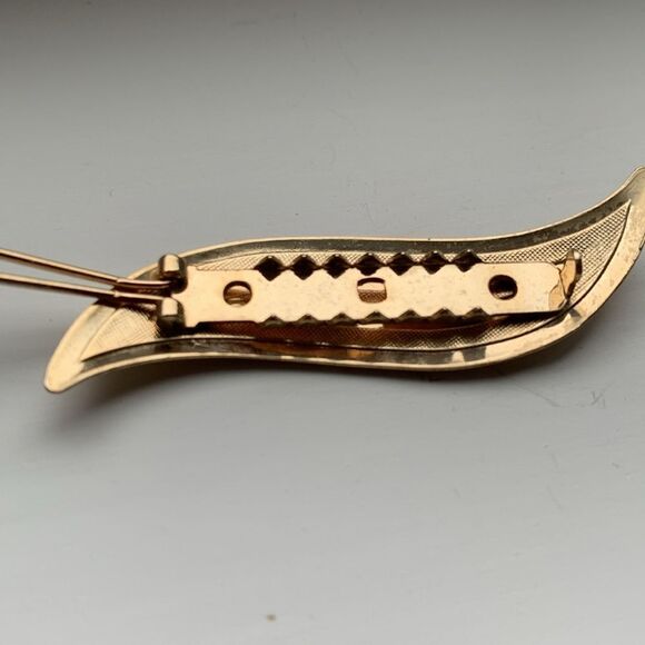 Vintage Gold Leaf Barrettes – Pair of Swoosh Metal Hair Clips - Picture 5 of 7